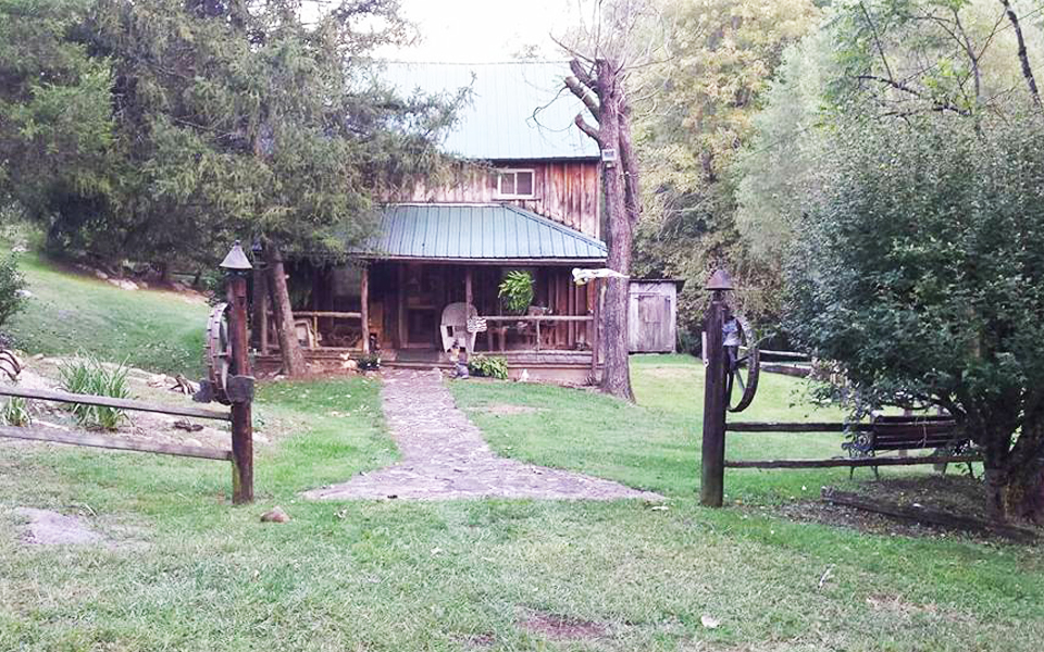 Rocky Holler Cabin Retreat