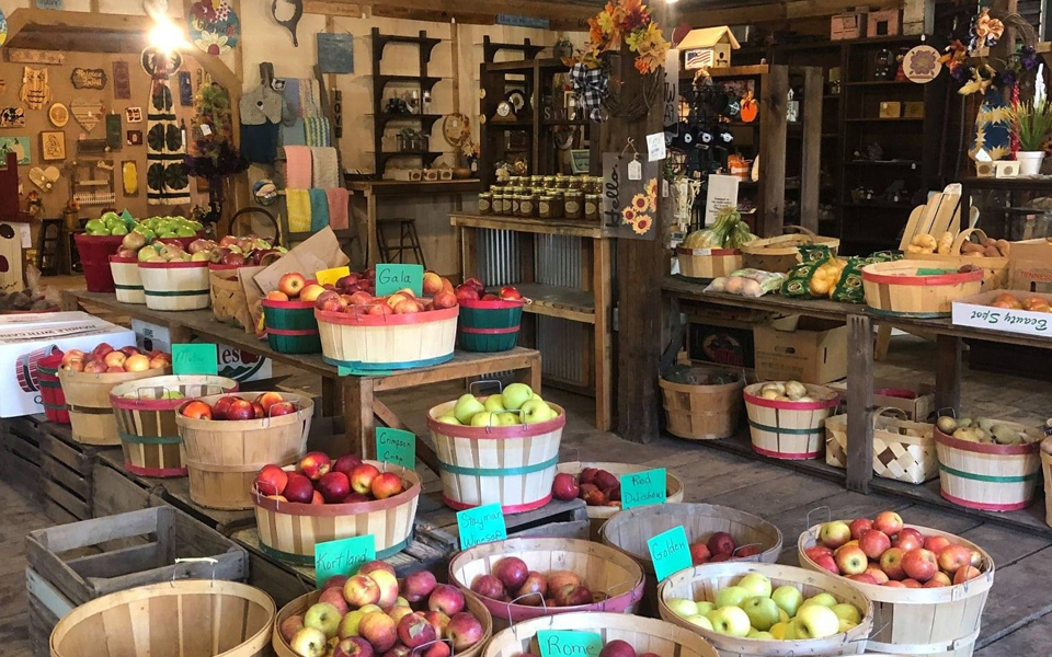 Pug's Orchard & Old Country Store
