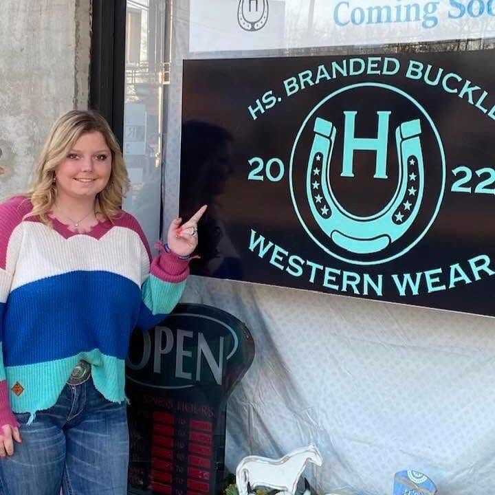 HS branded buckle