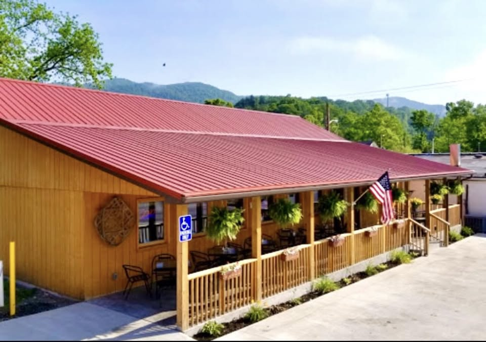 gap restaurant and country store