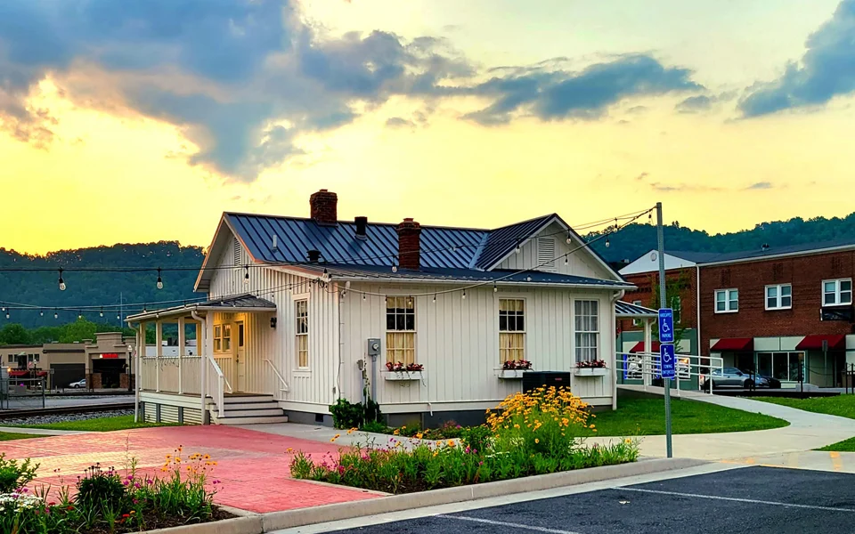 Richlands Railroad Section Forman House Exterior